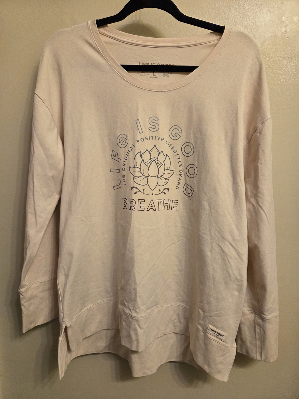 Life Is Good Womens Large Crusher Flex Sweatshirt Breathe Lotus Flower Cream L
